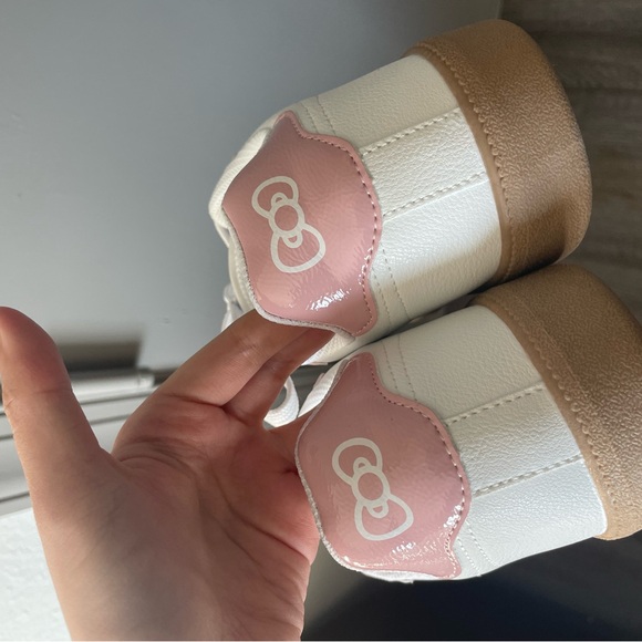 Hello Kitty Sneakers - Picture 6 of 9